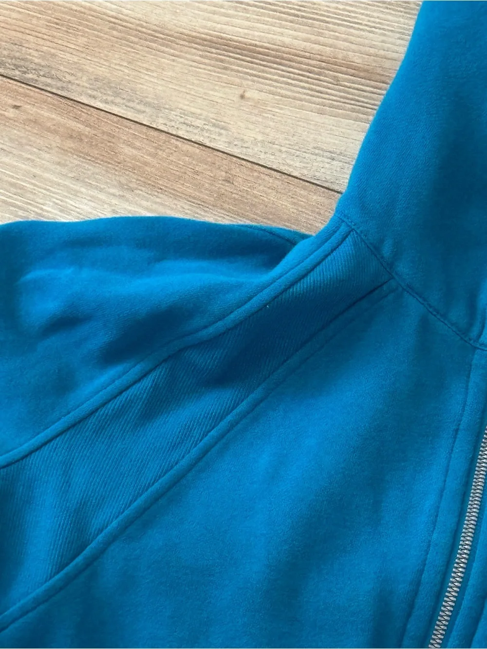 Lululemon Scuba Oversized Half-Zip Hoodie
Capri Blue Medium/Large - Picture 5 of 10